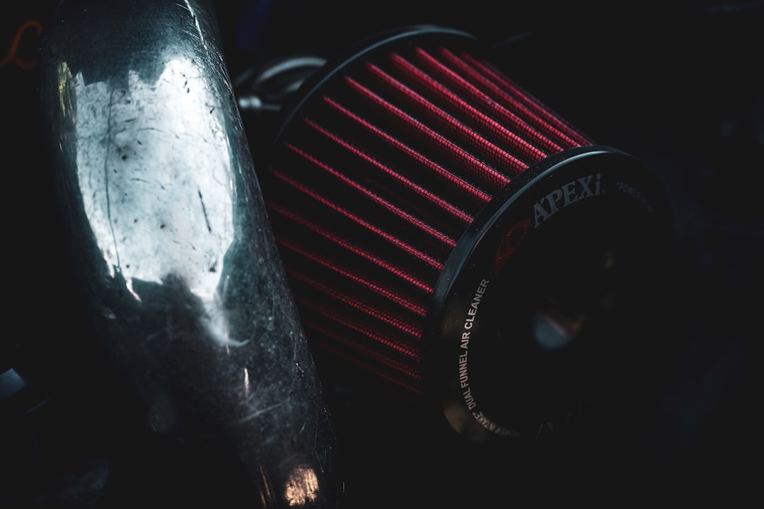 black-and-red-pod-air-filter-7nqfwcx03re